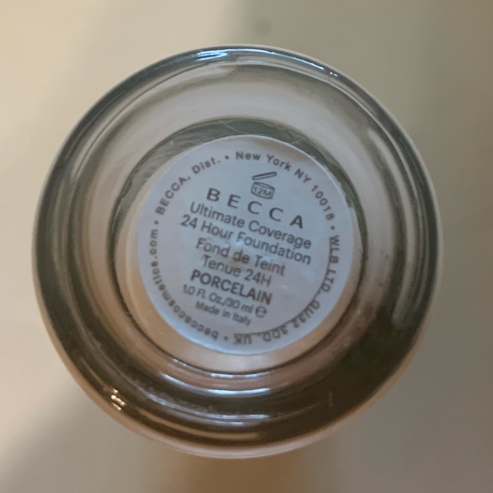 BECCA Ultimate 24hr coverage foundation: Porcelain - Picture 2 of 2